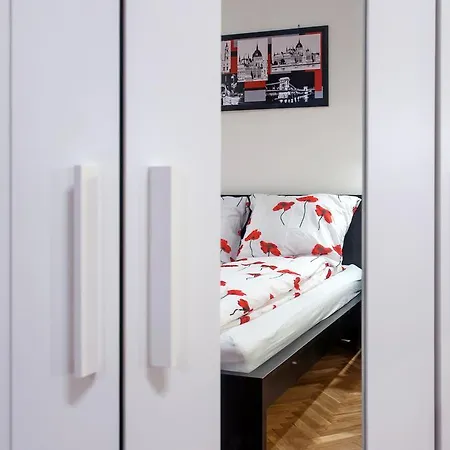 Apartment Parking, Ac, Wifi Flat Next To Andrassy Ave Budapest