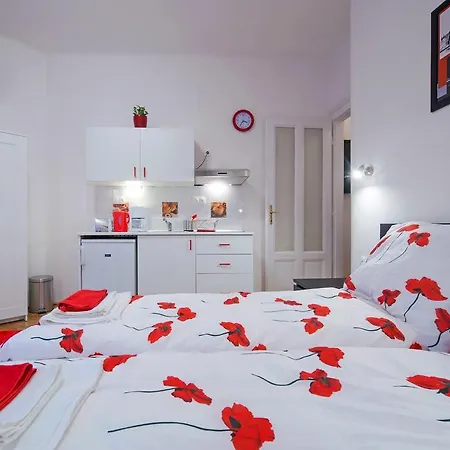 Apartment Parking, Ac, Wifi Flat Next To Andrassy Ave *