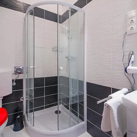 Parking, Ac, Wifi Flat Next To Andrassy Ave דירה *